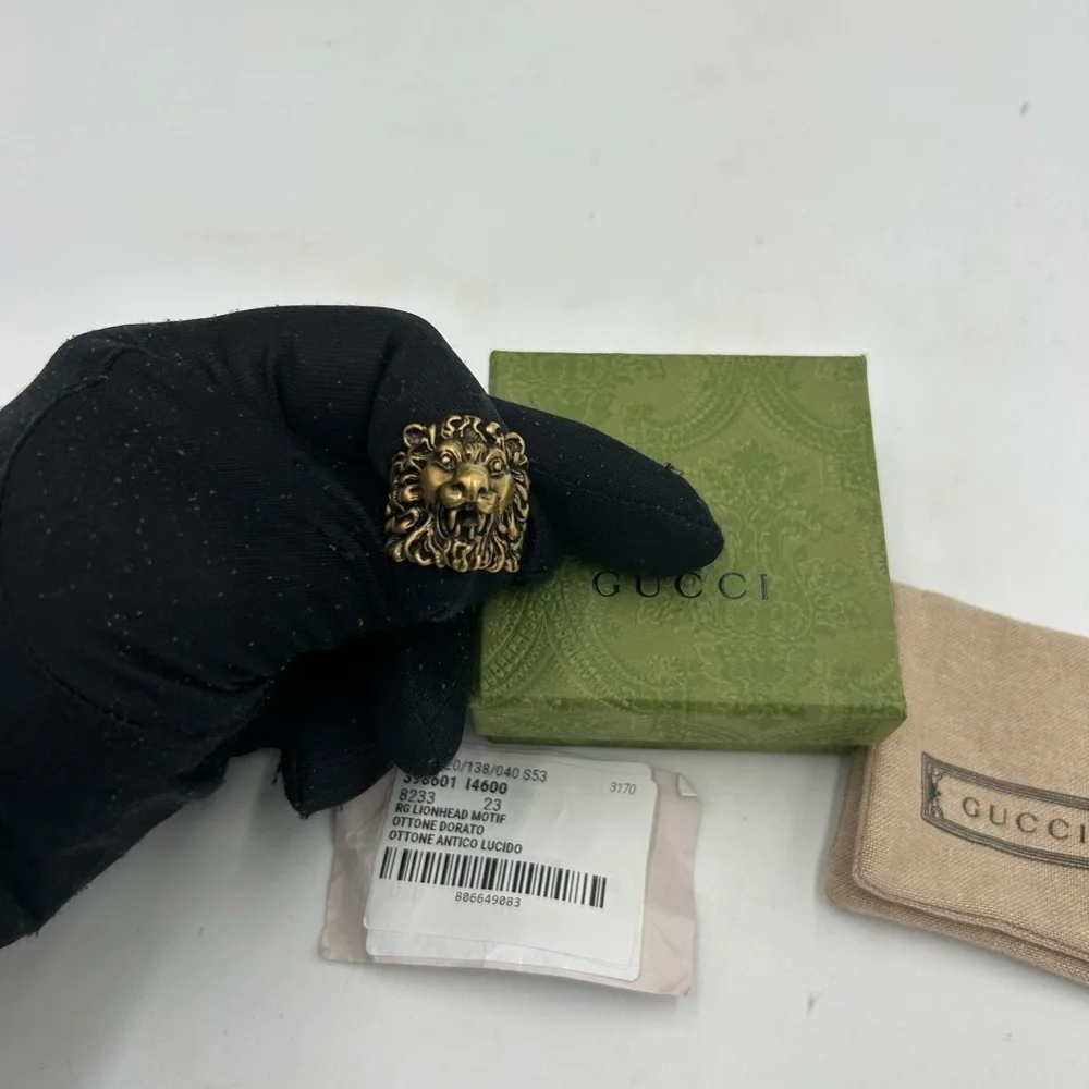 Men's Gucci, iconic lion head ring. Gold tone, brass  size 10 made in Italy